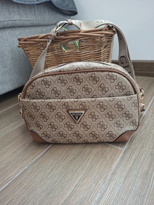 Дамска чанта Guess