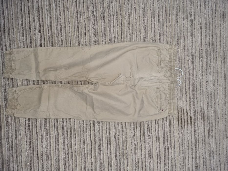Vand pantaloni Tommy Hilfiger