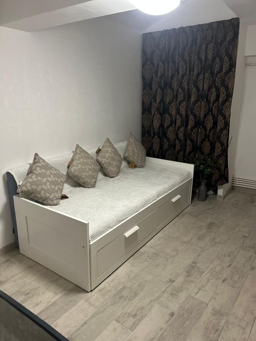 Închiriez apartament 2 camere Mansarda