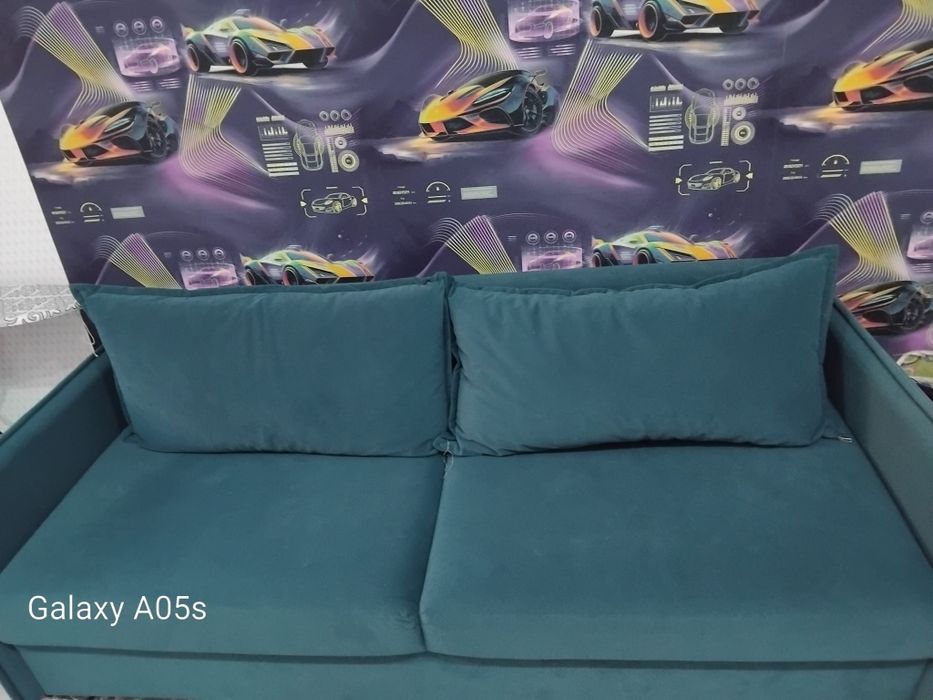 Продам диван. Срочно.