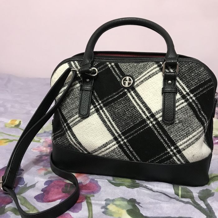 Разпродажба на дамски чанти чанти