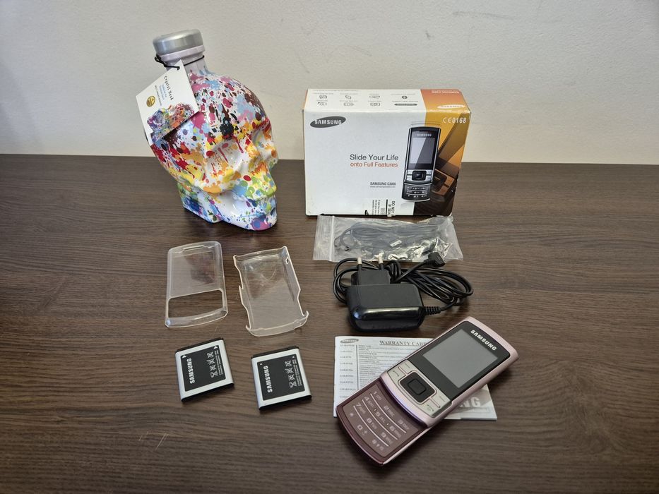 Samsung C3050 Pink la cutie (acelasi IMEI peste tot)
