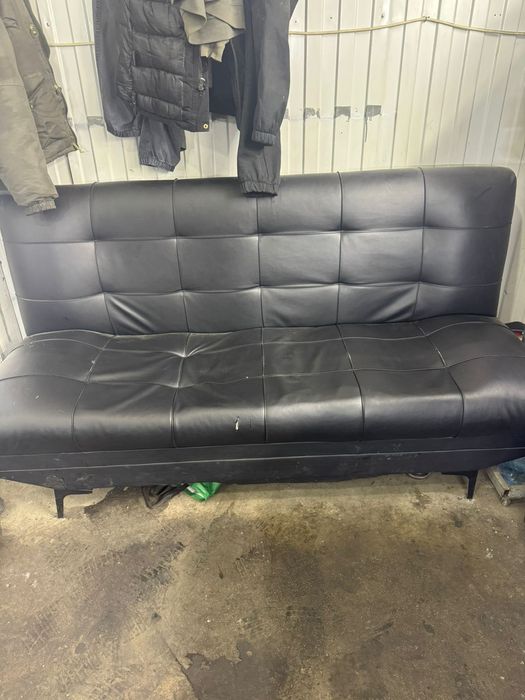 Продам кожаный диван