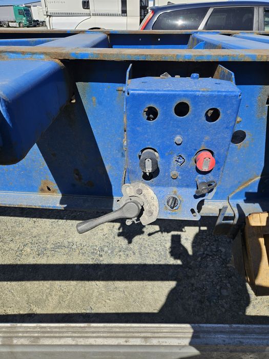 Vând sau închiriez semiremorcă Schmitz  transport containere