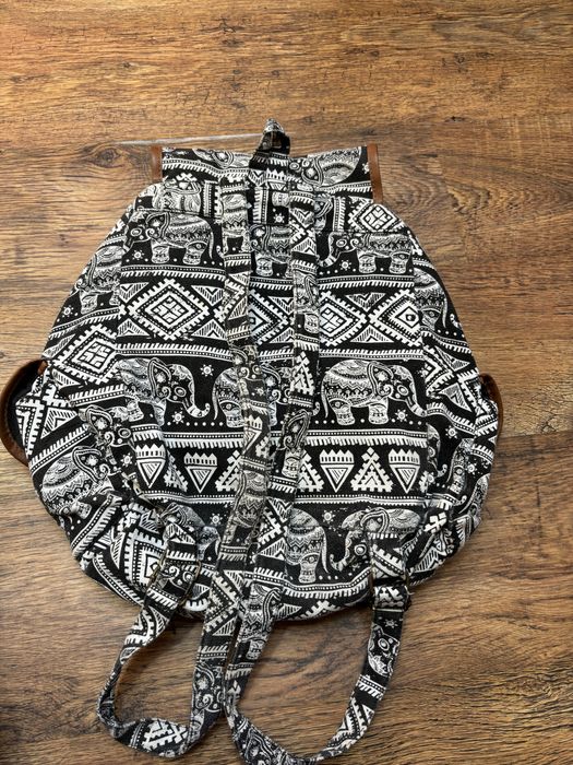 Раница черно-бяла