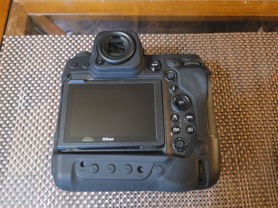 Vand Nikon Z9 si accesorii