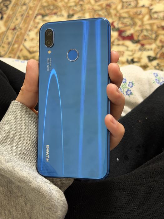 Huawei P20 Lite 4/64GB в отличном состоянии