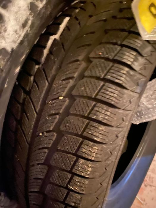 Продам резину 2 балона