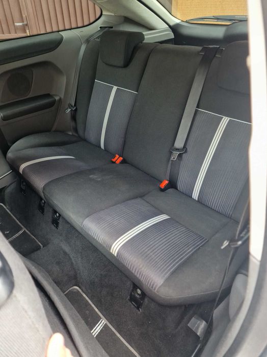 BMW 1 Series 2010 — imagine 4