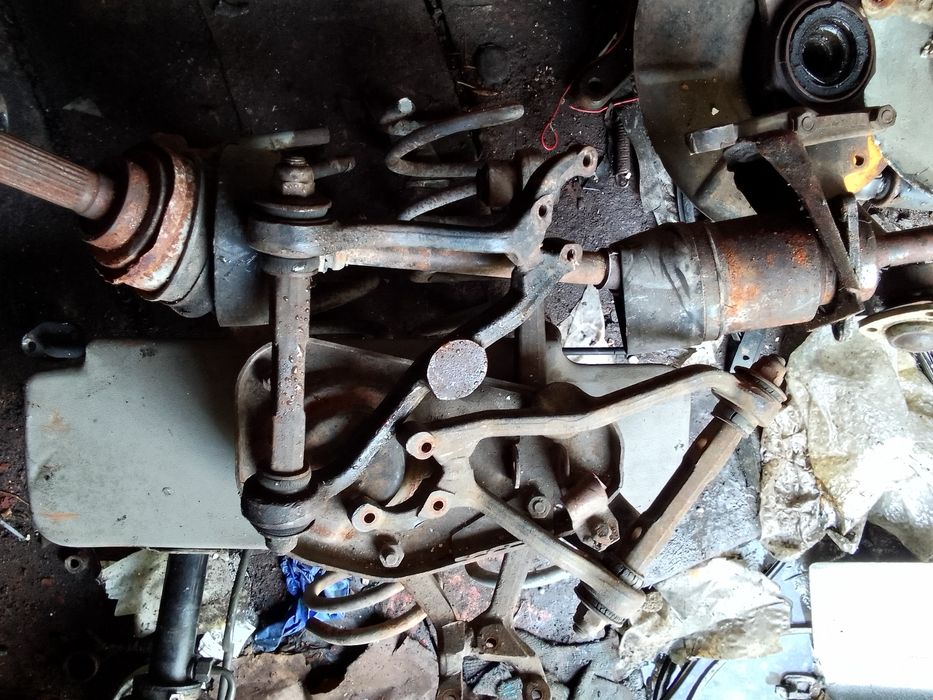 Продам балку рычаги Нива