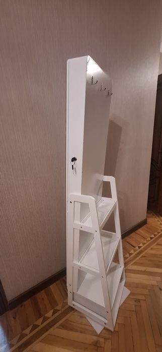 Напольное зеркало