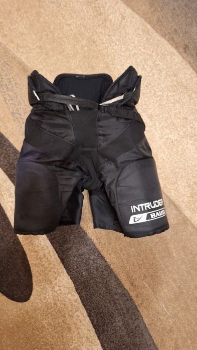 Хоккейная форма шлема и шорты