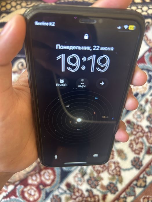 Iphone xr  работает отлично в хорошем состояние