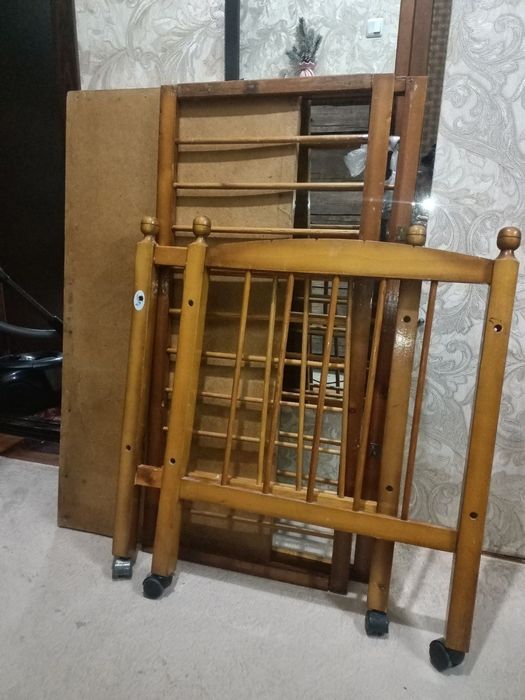 Продаётся деревянная детская кровать