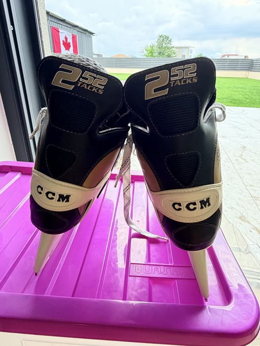 Patine CCM marimea 44