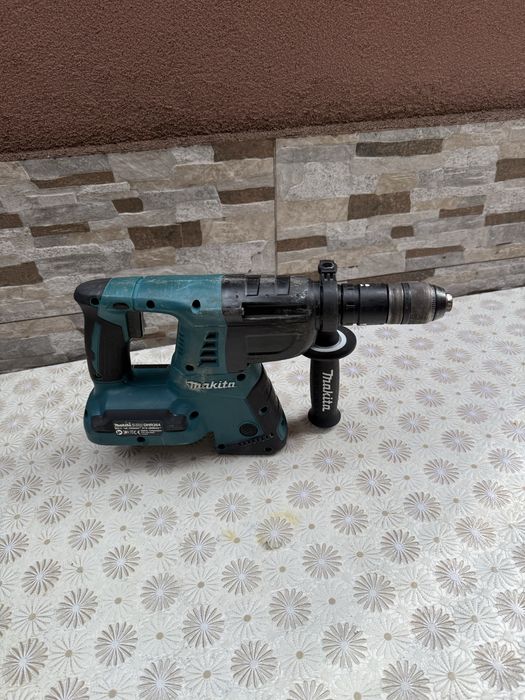 Акумулаторен перфоратор MAKITA DHR264