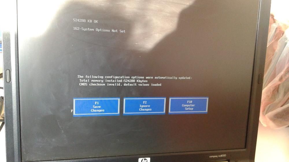 Laptop Compaq nc6000 ecran in stare vizuala perfecta, cu placa Wi-Fi