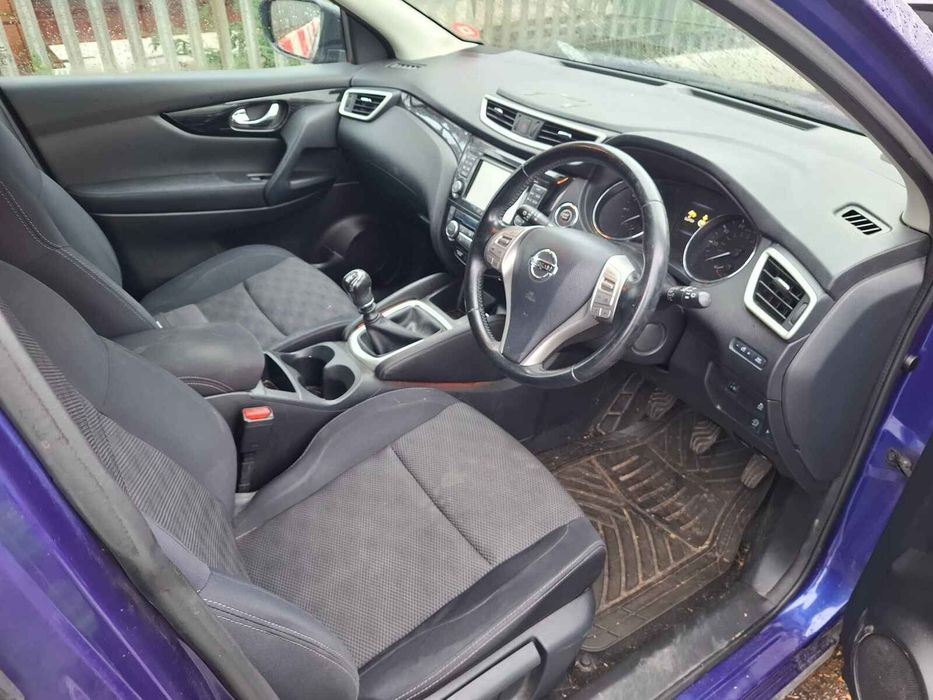 Far Stanga Nissan Qashqai 2014 SUV Albastru