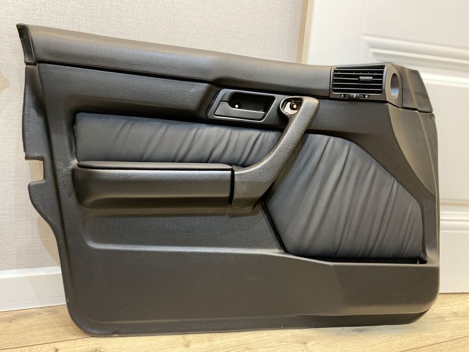 Обшивка двери от бмв Е34