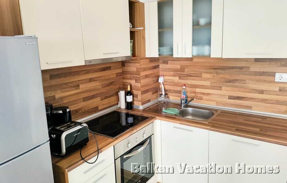 Тристаен апартамент с невероятна морска панорама в Бяла