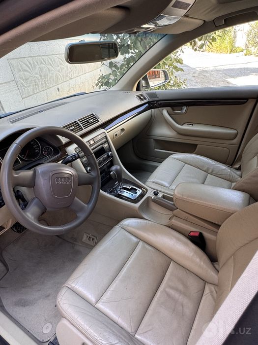 Audi A4 2008yil km Holati alo kraskasi ishi krilo 98.500 halol yurgani