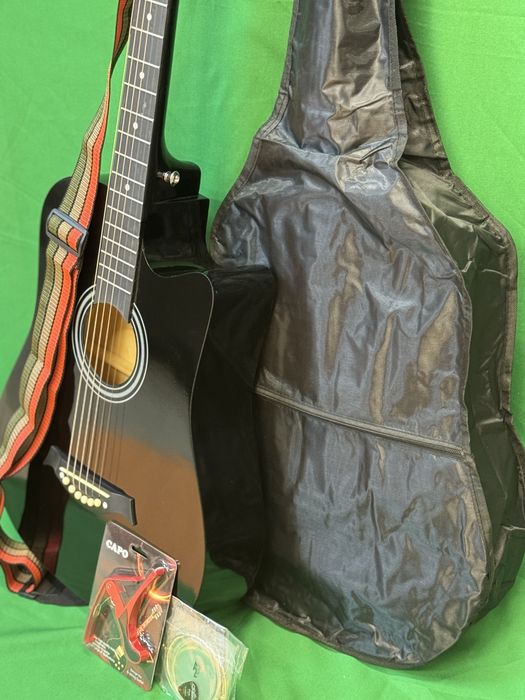 Гитара новая полный комплект