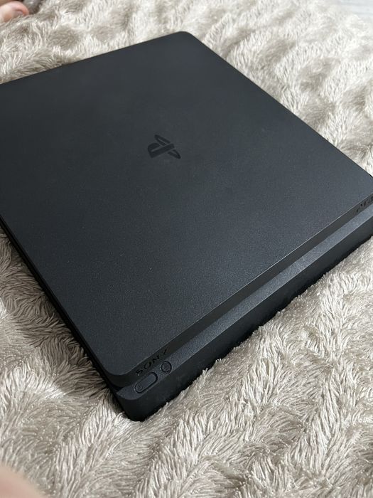 пс 4 слим в хорошем состоянии