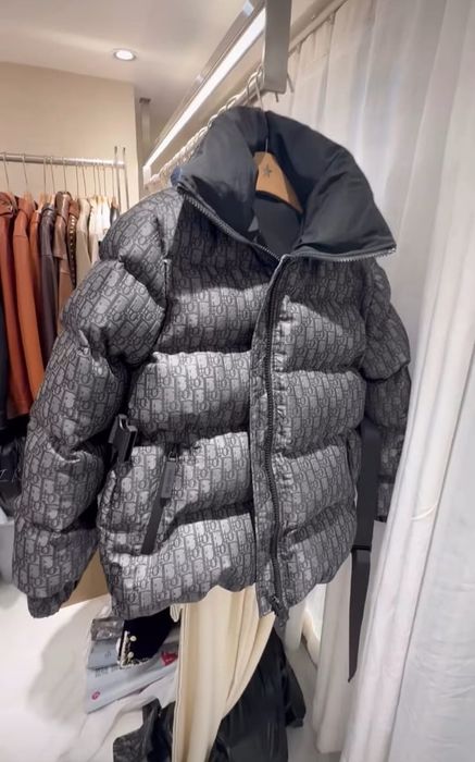 Зимняя куртка диор новая