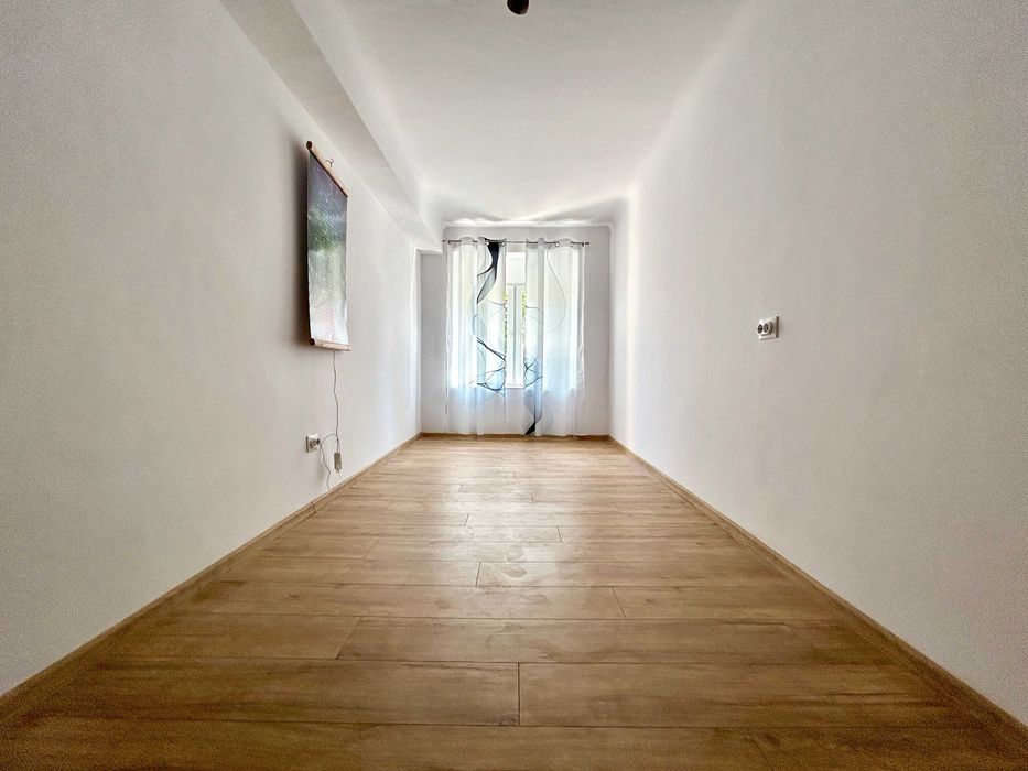 Garsonieră Renovată Integral | Zonă Ultracentrală | Piața Mihai Viteazu | Construcție Reabilitată | Potențial Investiție