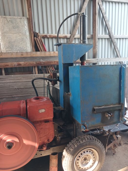 Продаётся дровакол.