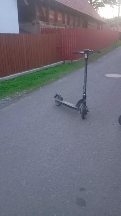 De vânzare trotinetă electrica Carrera imple is1 mai multe detalii in privat