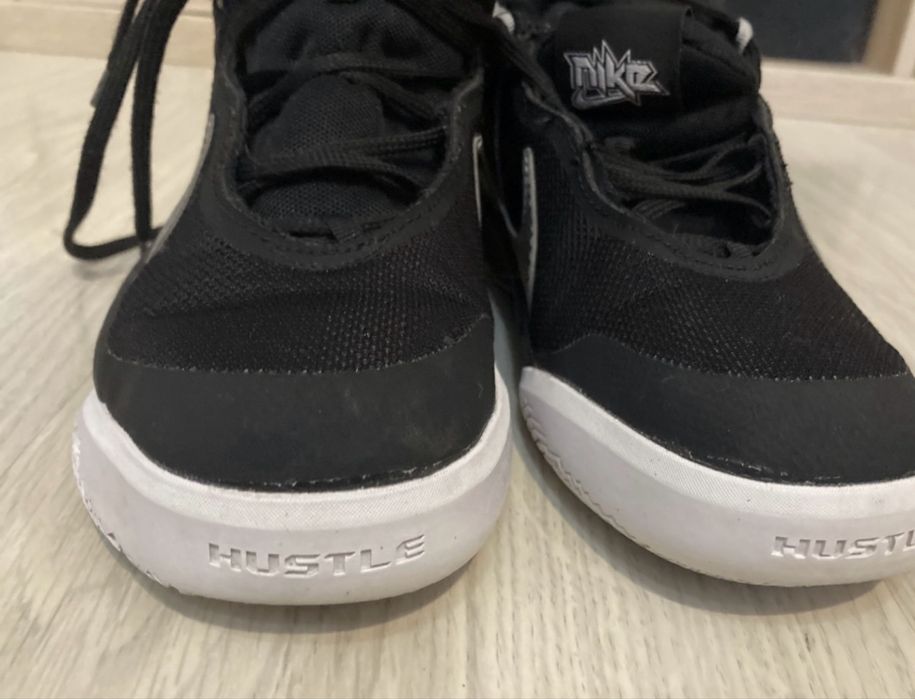 Incaltari Nike Hustle, marime 35,5