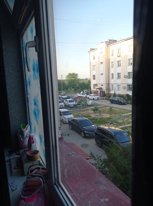 Kvartira sotiladi 2 xonali 43 kv. Qizil shalola . M.F.Y da joylashgan.