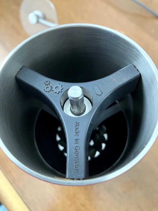 Ръчна кафемелачка COMANDANTE C40 MK3