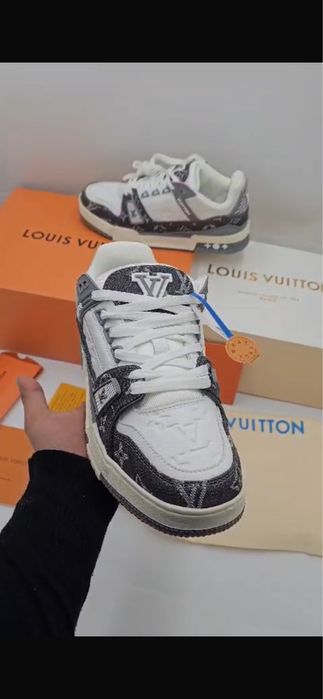 Adidasi LV noi nepurtati toate marimile 36-45 cu cutie si saculet