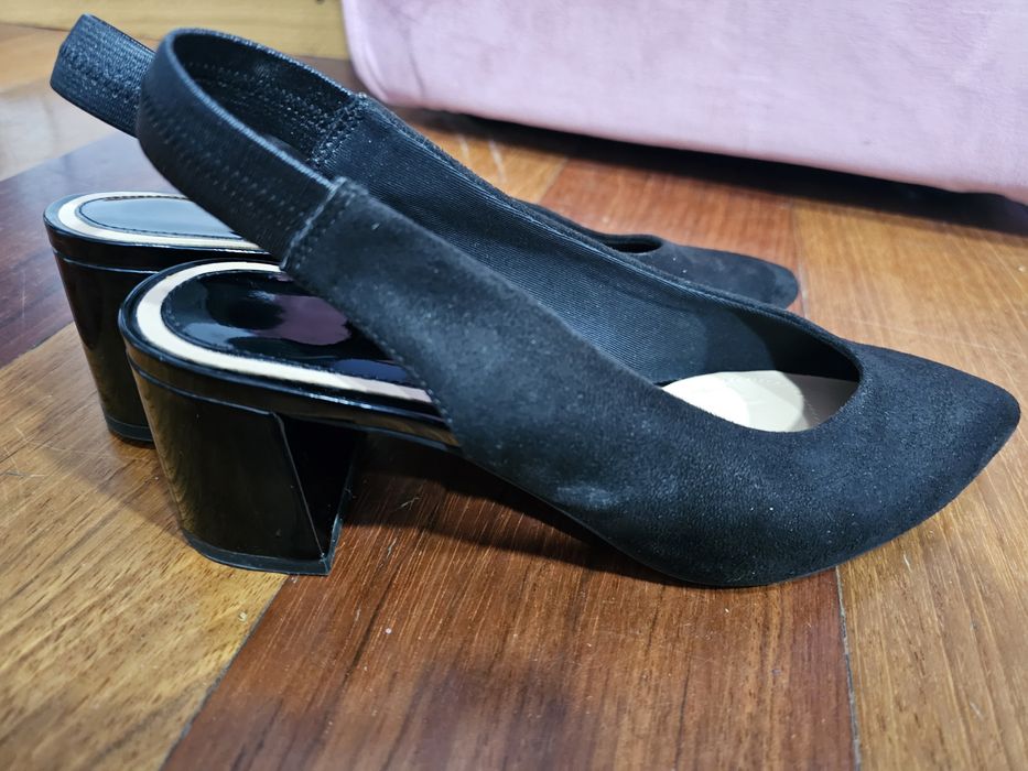Pantofi negri masura 39 Stradivarius toc 6 cm
