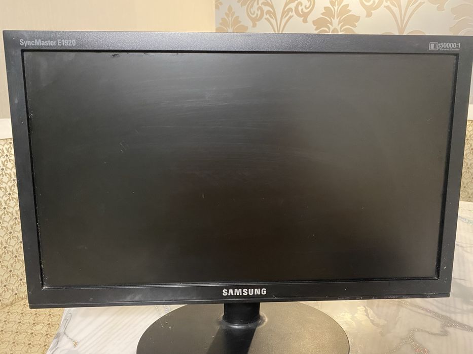 Монитор Samsung 60гц, 19"