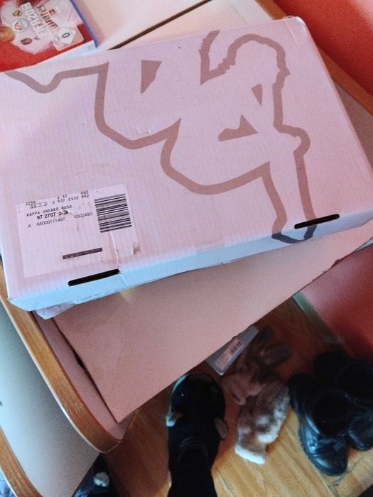 Маратонки чисто нови на капа 38 номер само пробвании