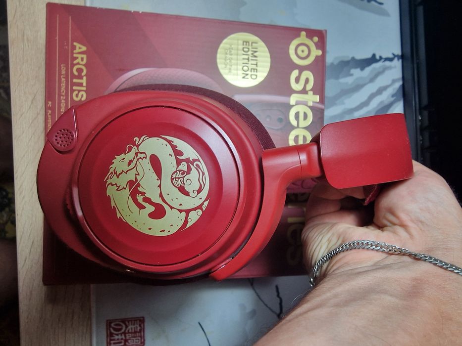 Casti gaming SteelSeries Arctis Nova 7 Wireless Dragon Edition
