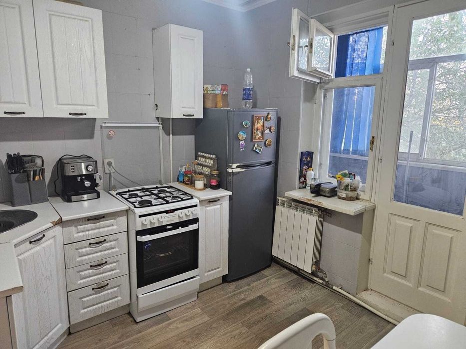 Продам 3 комнатную на 8 микрорайоне