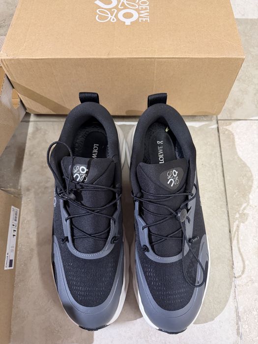 Новые кроссовки Он