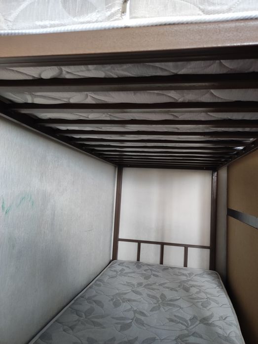 Продам двухярусную кровать