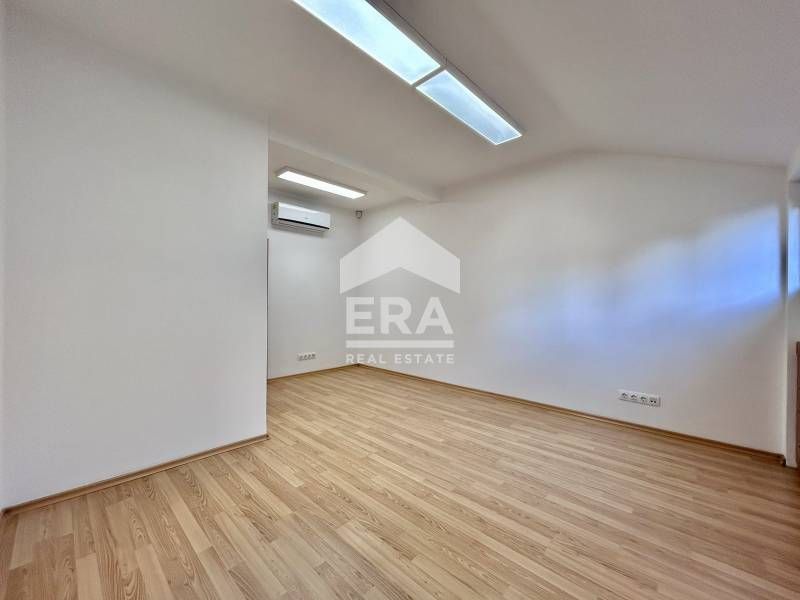 Дава се под наем Офис в София, Център - 89 кв.м за 1350 € - Снимка #7