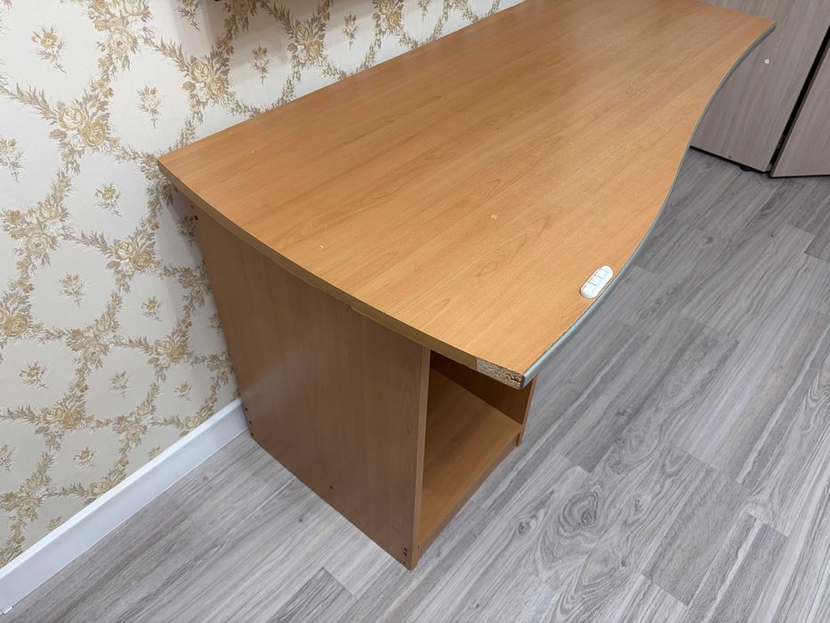 Стол компьютерный б/у