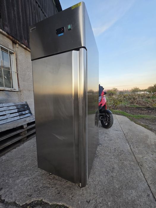 Хладилник 60/40 см.