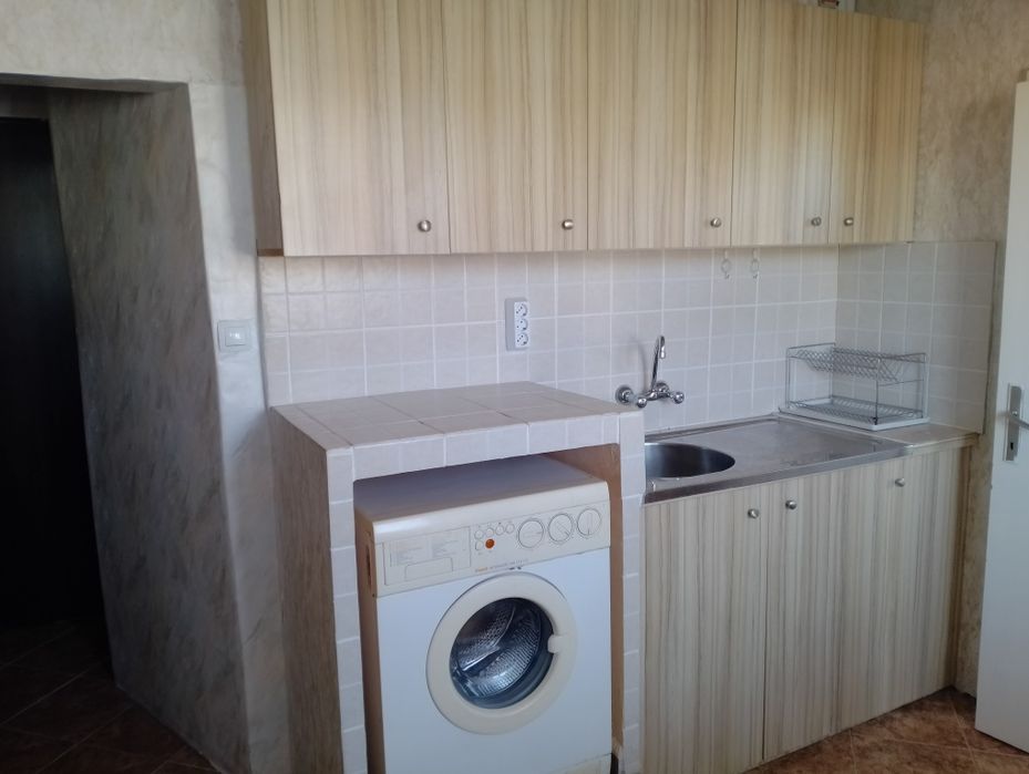 Дава се под наем Двустаен апартамент в Варна, Център - 30 кв.м за 204 € - Снимка #1