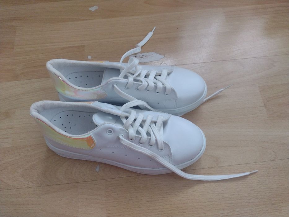 Нови дамски маратонки, 36 номер