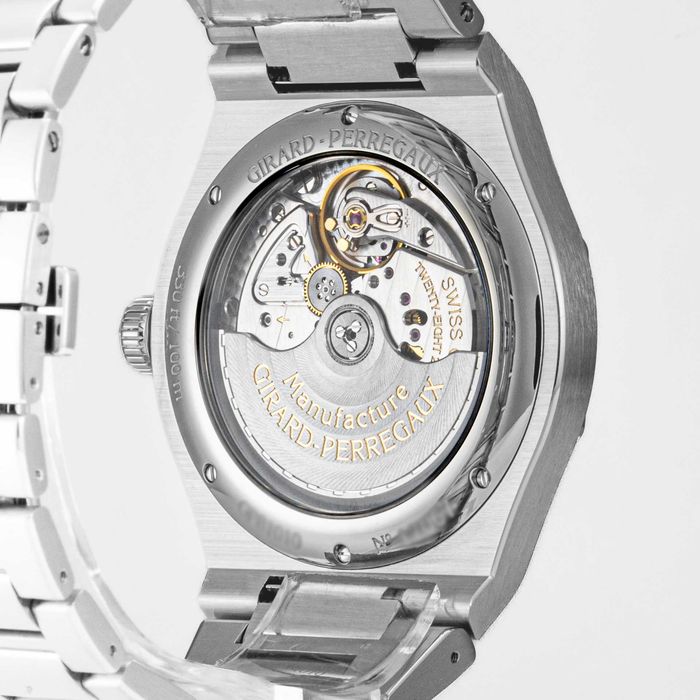 Girard Perregaux Laureato 42mm 81010-11-3153-1CM Green dial