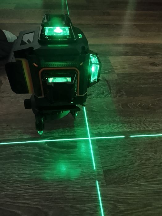 Nivela laser dewalt cu 16 linii