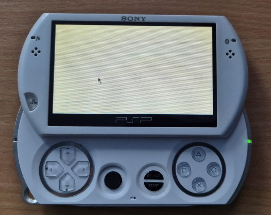 Vând/Schimb Playstation Portable Go (PSP GO)